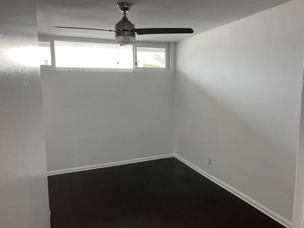 $3,000 / 1br - 500ft2 - One bedroom apartment with ocean front view! (Venice)