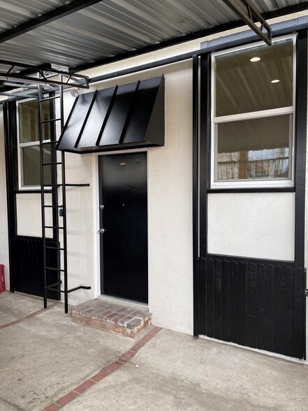 350 SF of Office Space Available in Culver City, CA ($65.16 /SF)