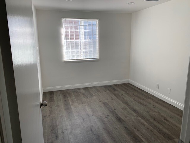 Newly renovated office space in a fantastic location steps from the Third Street Promenade. (1,100 SF)